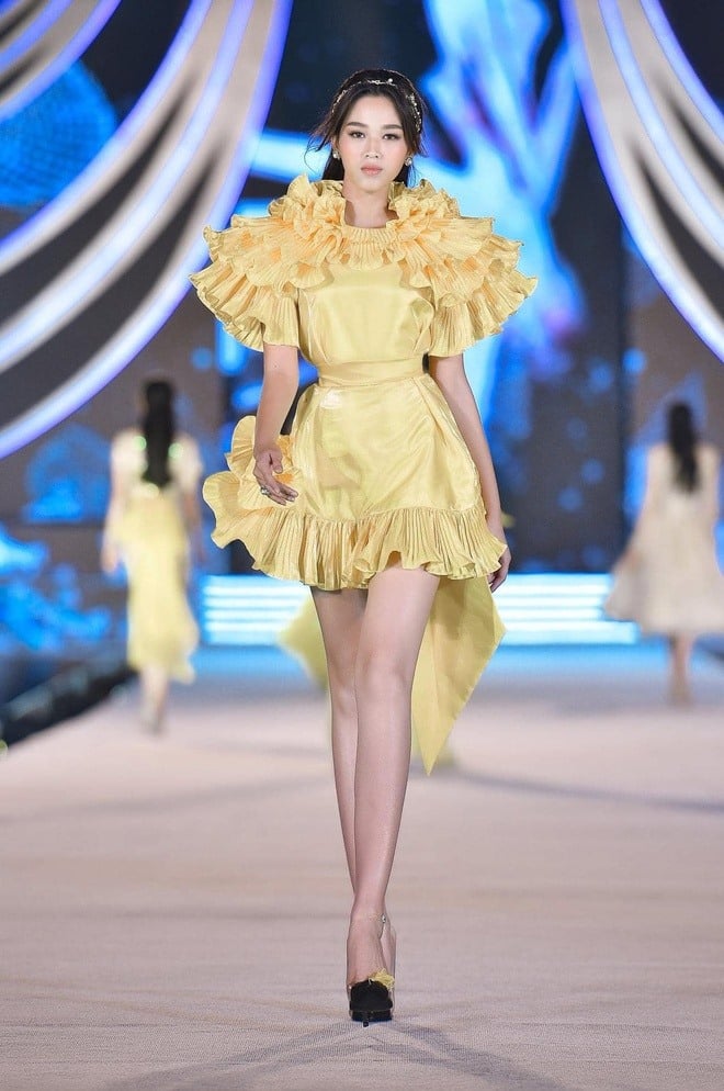 Sở hữu đôi chân dài 1m1 thon gọn, nuột nà, Đỗ Thị Hà được mệnh danh là