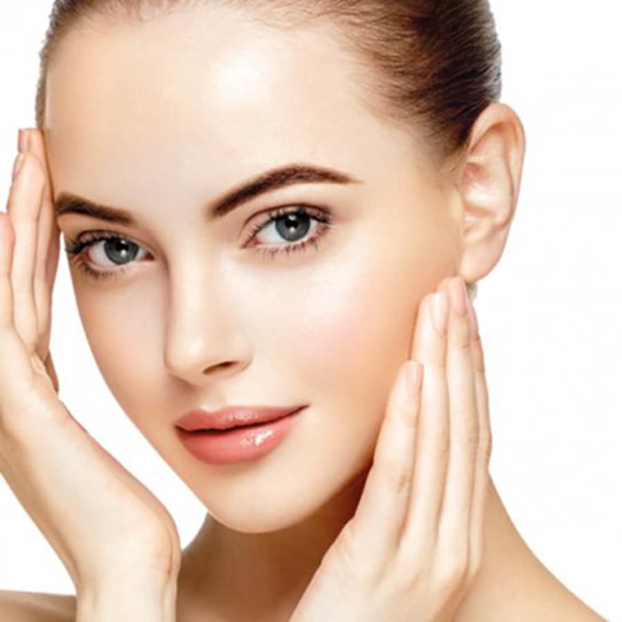 Việc sử dụng máy dưỡng da không chỉ giúp tăng cường hiệu quả của sản phẩm mà còn làm da sáng hơn.