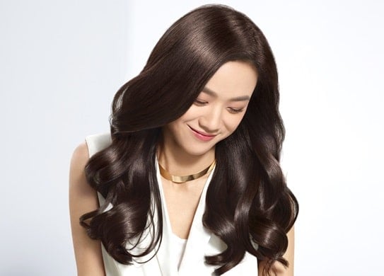 Biotin giúp làm giảm tình trạng rụng tóc, tăng cường độ mạnh mẽ và đàn hồi của tóc.