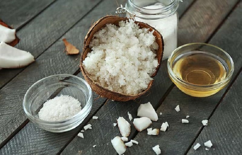 Muối biển chứa nhiều dưỡng chất tốt giúp cân bằng độ ẩm cho da, bảo vệ da và ngăn ngừa các dấu hiệu lão hóa.