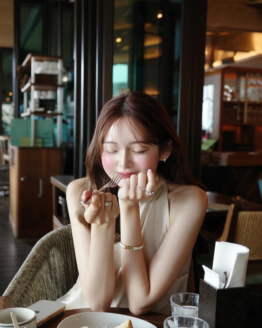 Nội tiết tố nữ liên quan mật thiết đến chế độ ăn uống