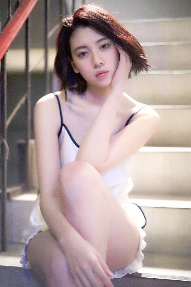Cà chua còn ít calo mà còn chứa nhiều chất xơ, giúp tạo cảm giác no lâu và hạn chế được những cơn thèm ăn.