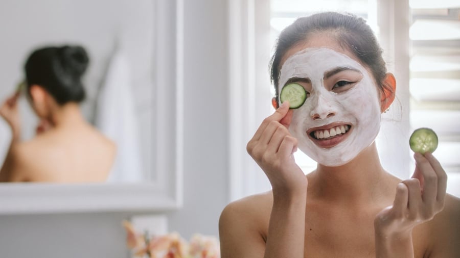 Nếu từ thuở nhỏ, lỗ chân lông vốn đã to và người thân của bạn cũng gặp tình trạng này thì có khả năng đây là do di truyền.