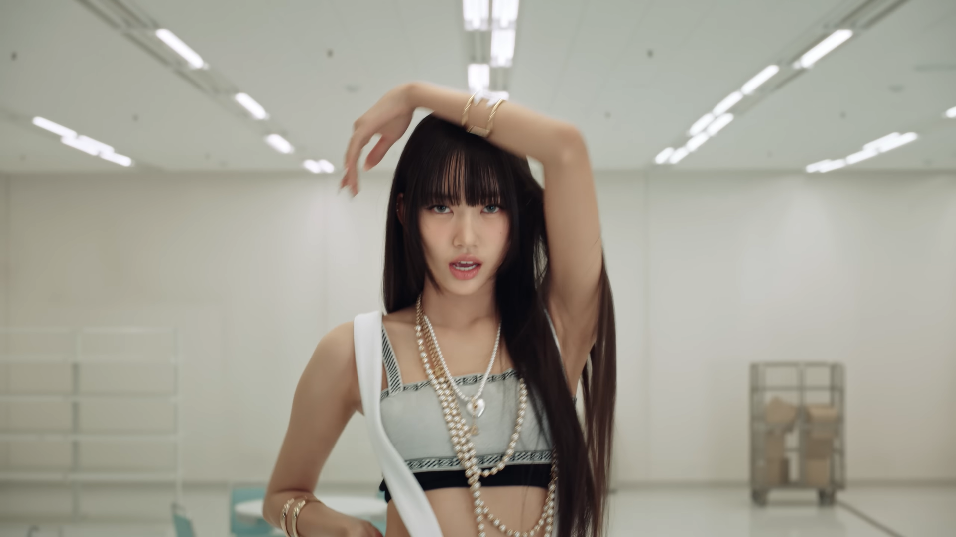 Meovv Sooin phong cách trang điểm