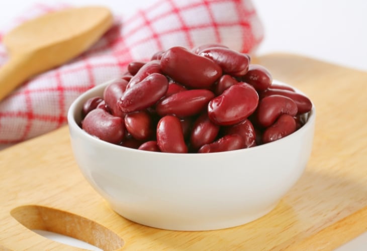 Saponin trong đậu đỏ giúp loại bỏ tế bào chết nhẹ nhàng, làm sạch bụi bẩn
