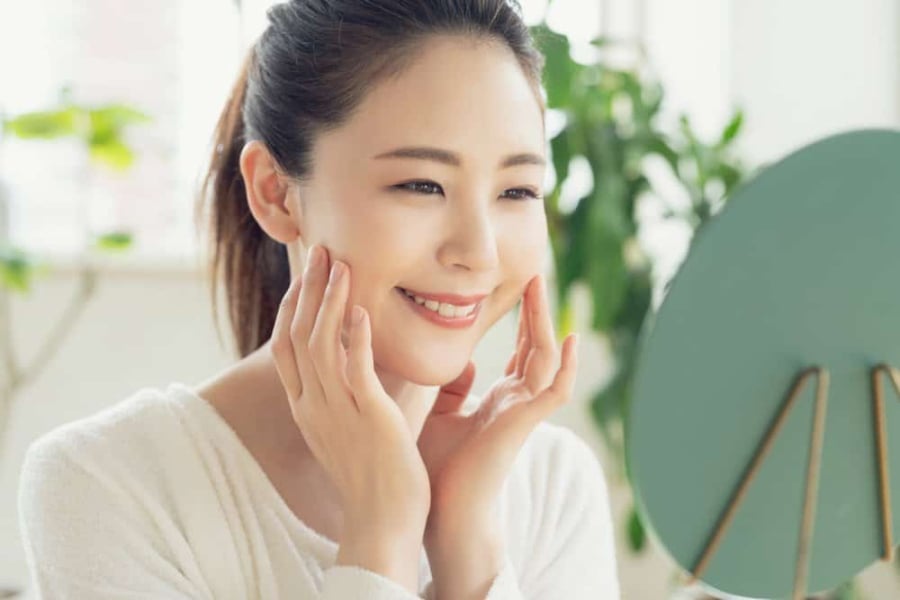 Bạn có thể kết hợp bước tẩy trang và rửa mặt thành một quy trình duy nhất.