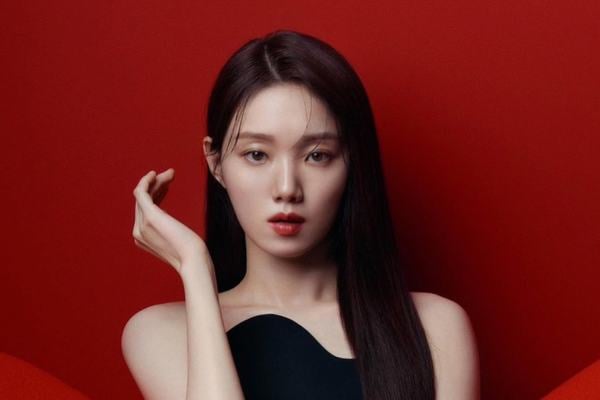Cô duy trì thói quen ăn nhiều rau xanh, trái cây để cung cấp chất xơ, giúp hệ tiêu hóa hoạt động tốt hơn.