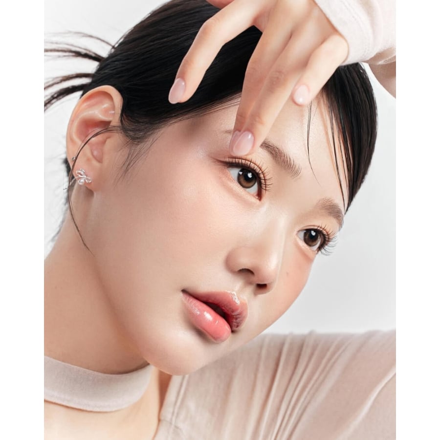 Bạn nên chọn độ dài mi phù hợp với mi thật để tránh tạo áp lực lên hàng mi tự nhiên