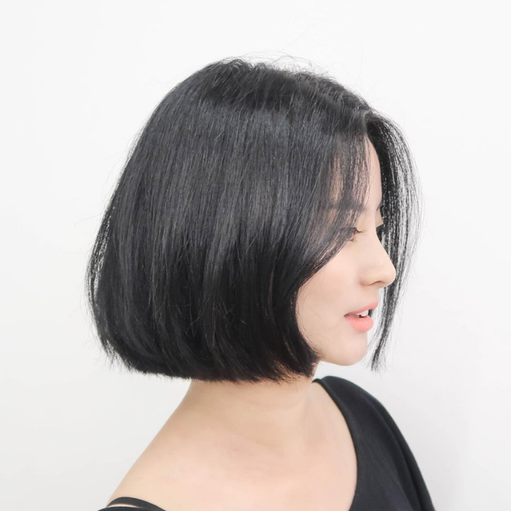 Tóc bob đen cổ điển là một trong những kiểu tóc kinh điển, luôn được các cô gái yêu thích nhờ sự đơn giản nhưng đầy cuốn hút