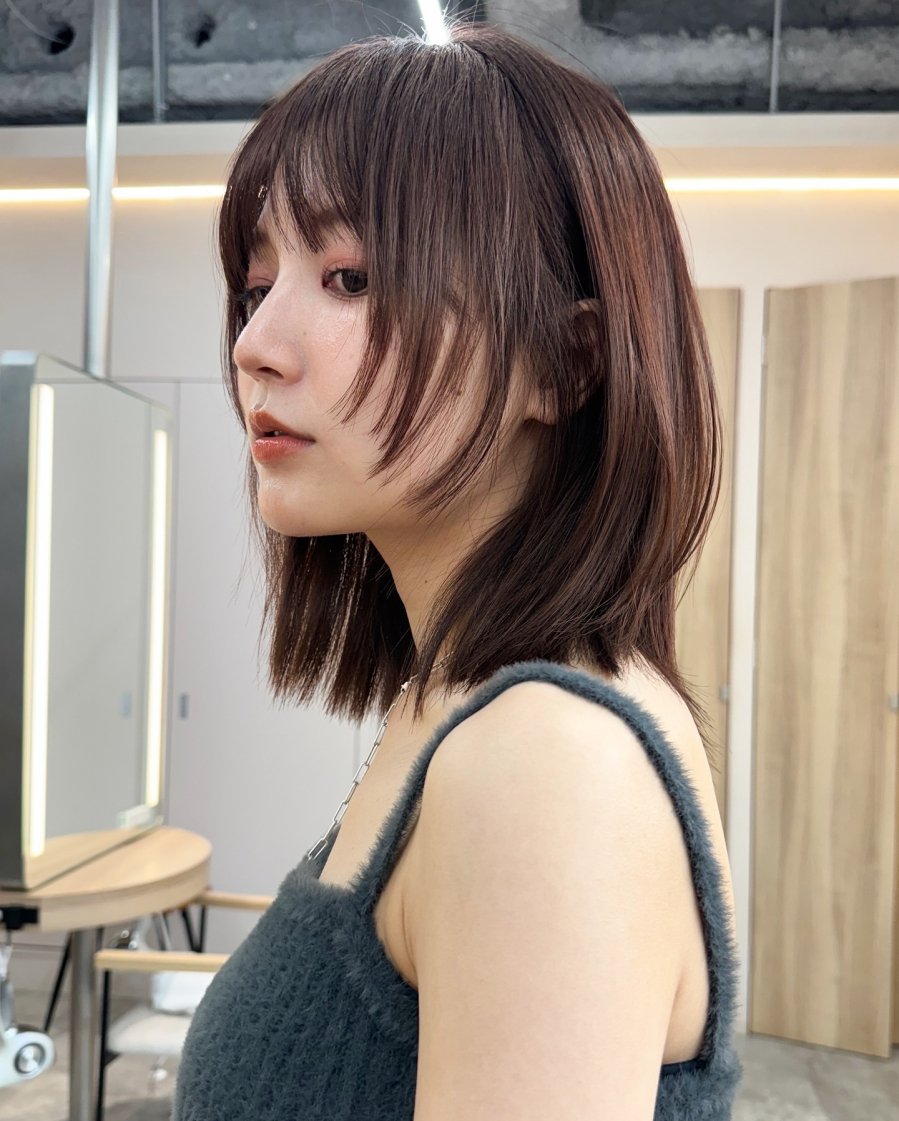 Đây là lựa chọn lý tưởng cho những nàng không muốn cắt tóc quá ngắn nhưng vẫn muốn có vẻ ngoài nổi bật.