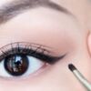 Ghim ngay tuyệt chiêu kẻ eyeliner cho đôi mắt sụp mí thêm to, sắc nét và cuốn hút.