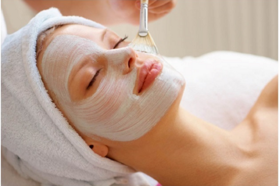 4 tips dùng sữa chua để đánh bay nốt mụn đáng ghét, giúp da sáng bật tông chỉ sau thời gian ngắn