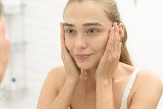 8 nguyên liệu thu nhỏ lỗ chân lông giúp da mịn màng,thông thoáng để ngăn ngừa mụn