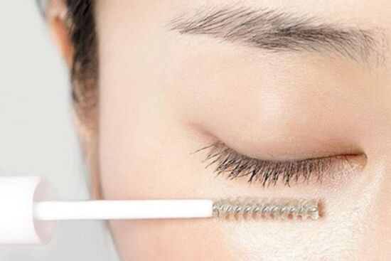 10 mẹo đơn giản giúp dưỡng lông mi dài và cong tôn lên nhan sắc của nàng