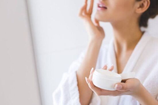 2 dấu hiệu cho thấy bạn nên đổi sản phẩm dưỡng ẩm ngay nếu không da sẽ xuống cấp trầm trọng