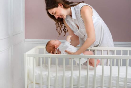 Thế nào là môi trường ngủ an toàn cho trẻ sơ sinh?