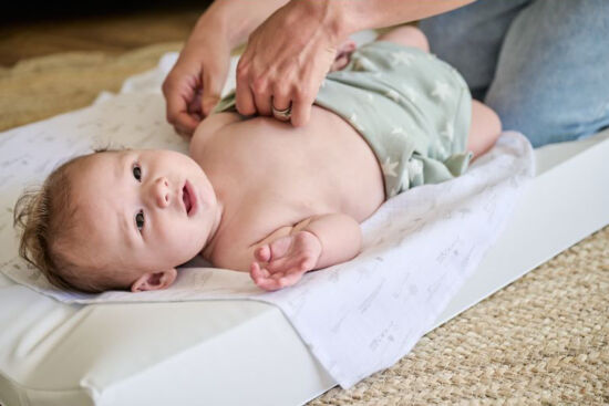 Hãy mặc quần áo cho con theo nhiệt độ của con