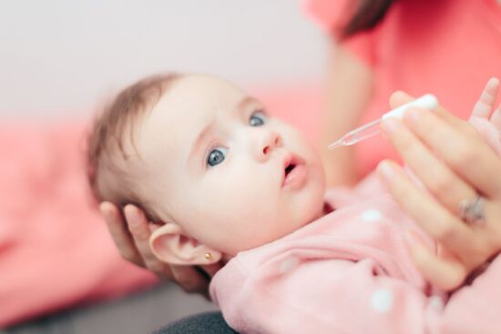 Cần cho trẻ sơ sinh uống vitamin gì để tăng cường sức đề kháng và phát triển tốt