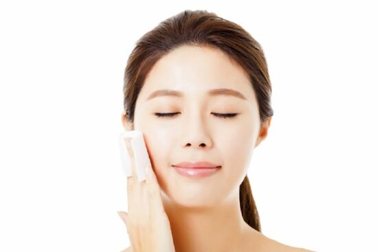 Bắt đầu buổi sáng với 5 bước sau đảm bảo bạn sẽ luôn có làn da mịn màng, mềm mại