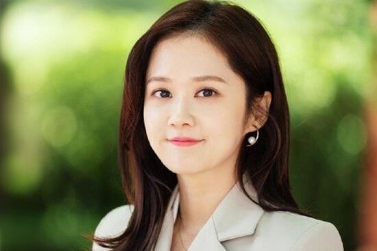 "Ma cà rồng" của làng giải trí Hàn Quốc bật mí mẹo sở hữu làn da trắng "đến phát sáng", không tỳ vế
