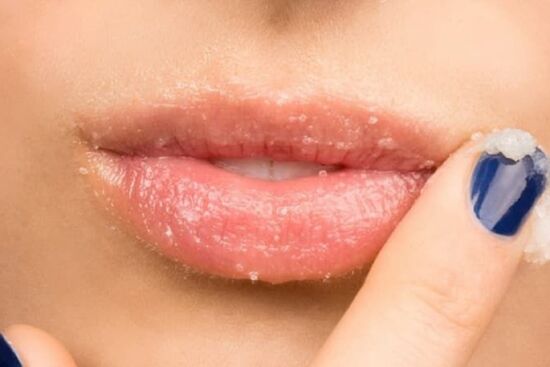 4 mẹo trị thâm môi cho hội chị em thường xuyên đánh son
