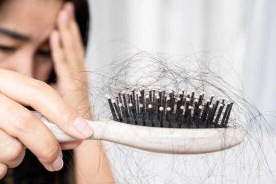 Rụng tóc quá kinh khủng là do chị em thường làm 5 việc này