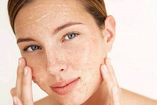 Những lưu ý cơ bản tẩy tế bào chết tránh làm da bị khô và kích ứng