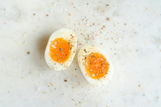 Lợi ích của trứng luộc và 3 công thức bữa sáng đơn giản