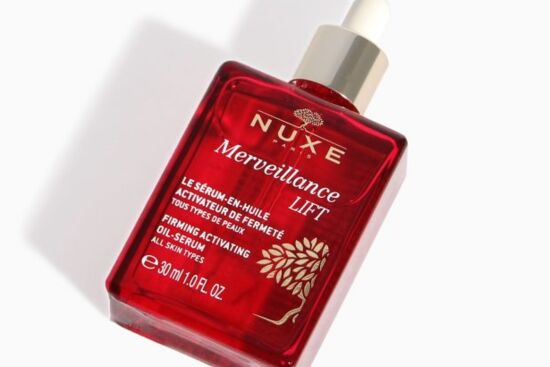 Tối ưu hiệu quả chống lão hóa với tinh chất dầu vi tảo mới từ chuyên gia dầu dưỡng NUXE