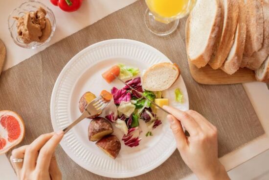 Bí quyết ăn thâm hụt calo giúp bạn giảm cân hiệu quả hơn