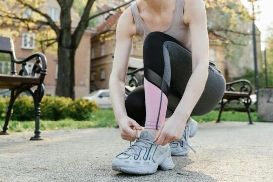 6 lợi ích sức khỏe của phương pháp đi bộ nhanh đối với phụ nữ tuổi 40