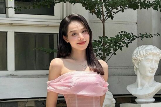 Hoa hậu Thanh Thủy từng thừa nhận thẩm mỹ trùng tu vòng 1, nhan sắc ngày càng thăng hạng sau 2 năm đăng quang