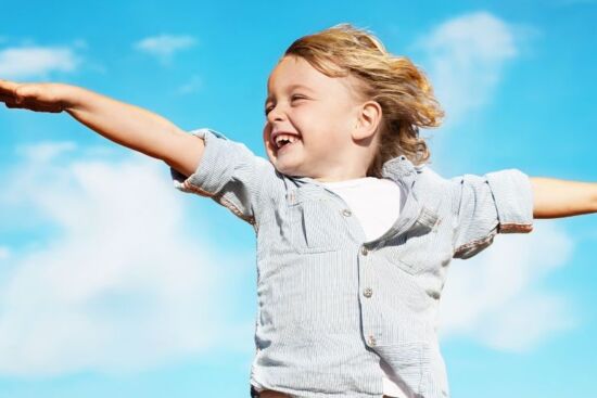 Bí quyết khen ngợi đúng cách giúp trẻ phát triển, tiến bộ hơn