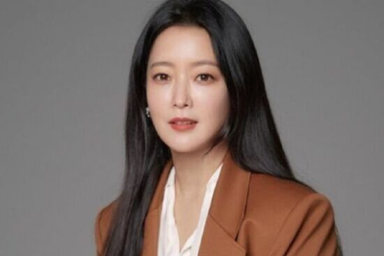 Đệ nhất mỹ nhân xứ Hàn dùng loại dầu quen thuộc này để bảo dưỡng nhan sắc tuổi 47