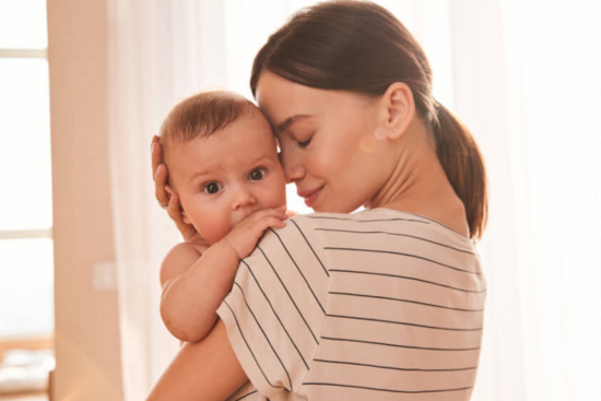 Đâu là những vấn đề da thường gặp của phụ nữ sau sinh và cách giải quyết?