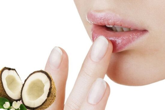 Mách nàng cách làm son dưỡng môi tại nhà từ nguyên liệu tự nhiên