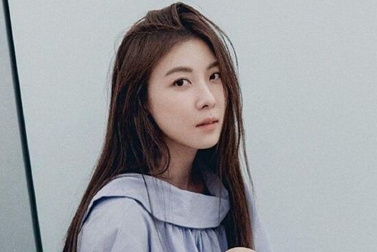 Mỹ nhân Hoàng hậu Ki bật mí tuyệt chiêu đơn giản để có có làn da trẻ đẹp ngỡ ngàng ở tuổi 46