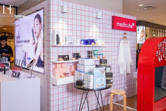 ELLE Beauty Tour: Khám phá cách tạo ra một spa ngay tại nhà với Medicube AGE-R Booster H