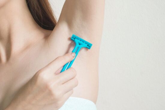 3 công thức đánh bay tình trạng thâm nách cấp tốc để thoải mái diện đồ gợi cảm