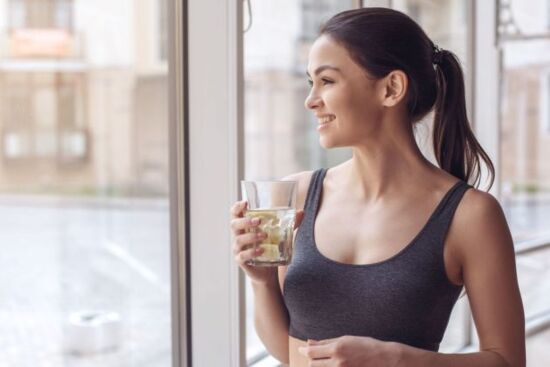 8 lợi ích bất ngờ cho sức khỏe và làn da từ nước chanh