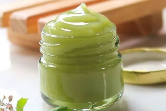 Kết hợp lô hội với các thành phần này tạo nên công thức giúp chữa lành làn da bị mụn viêm