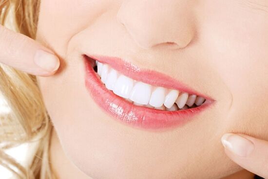 8 mẹo loại bỏ mảng bám răng giúp bạn sở hữu nụ cười tươi tắn, rạng rỡ