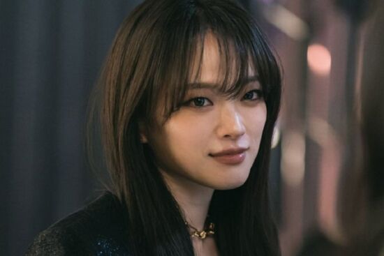 Điên nữ The 8 Show 37 tuổi nhưng vẫn giữ được làn da căng bóng nhờ vào loại bột quen thuộc này