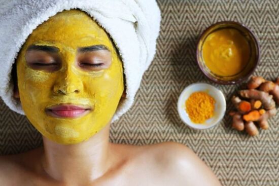 Mặt nạ tinh bột nghệ có công dụng tốt như thế nào mà hot đến vậy?