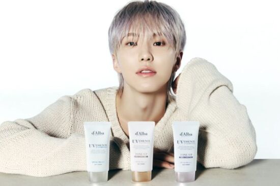 d’Alba tái ký hợp đồng với HOSHI trong cương vị Đại sứ Thương hiệu toàn Châu Á