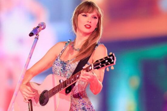 Khám phá hành trình nhan sắc của Taylor Swift qua từng thời kỳ