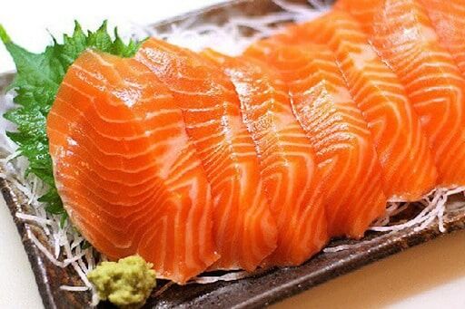 Cá hồi luộc xé nhỏ