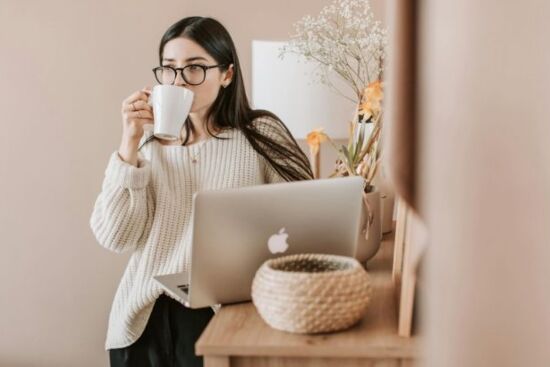 Đâu là khung giờ uống nước hợp lý để hỗ trợ giảm cân?