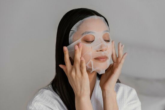 6 mẹo giúp kiểm soát tình trạng sạm da, xám xịt do ngồi văn phòng cả ngày