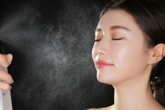 Xịt khoáng - cứu tinh cho làn da vào ngày hè nắng nóng